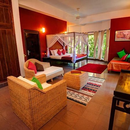 The Willow Boutique Hotel Phnom Pen Exterior foto